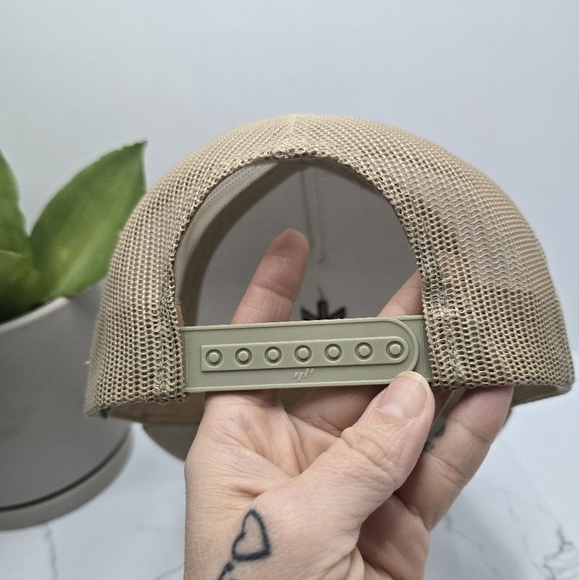 Lumino | black embroidered logo tan cream sporty trucker hat | unisex - Picture 6 of 9